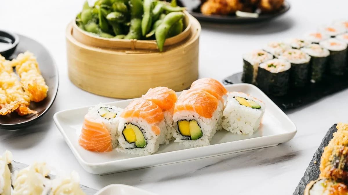 Hanami Hawaiian Poké & Sushi