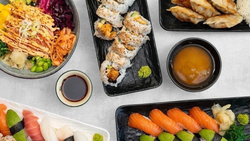 Moogi Sushi & Wok